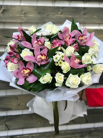 Букет цветов из: Розы и Хризантемы в Сухобузимском