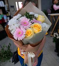 Букет цветов из:  Герберы, Розы и Хризантемы в Сухобузимском