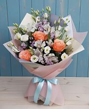 Букет цветов из:  Лизиантусы, Розы, Альстромерии и Гипсофила в Сухобузимском