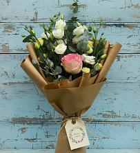 Букет цветов из:  Розы и Лизиантусы в Сухобузимском