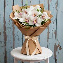 Букет цветов из:  Орхидеи и Розы в Сухобузимском